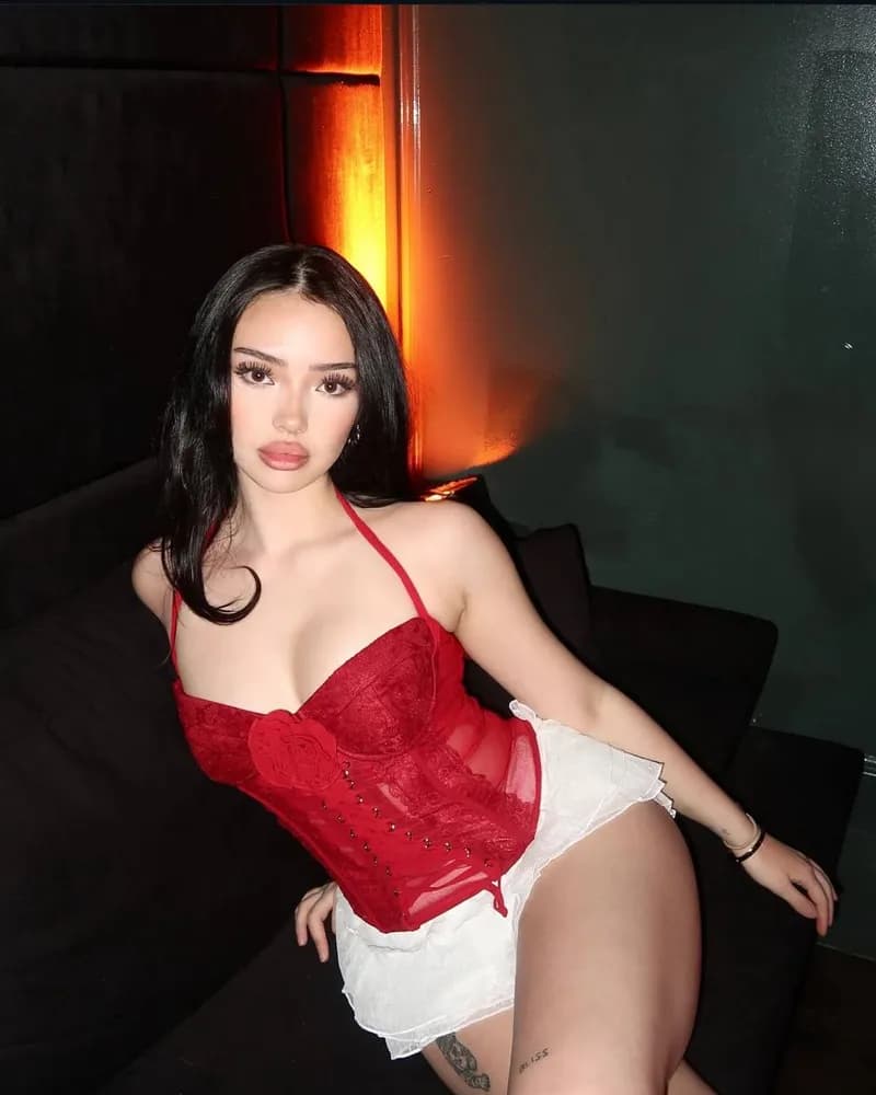 Nil | Besiktas VIP Escort | ISTANBUL ESCORT İLANLARI